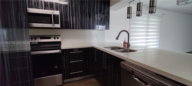 Building Photo - 5201 SW 31st Ave