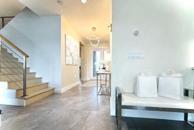 ENTRY - 15377 Green River Ct