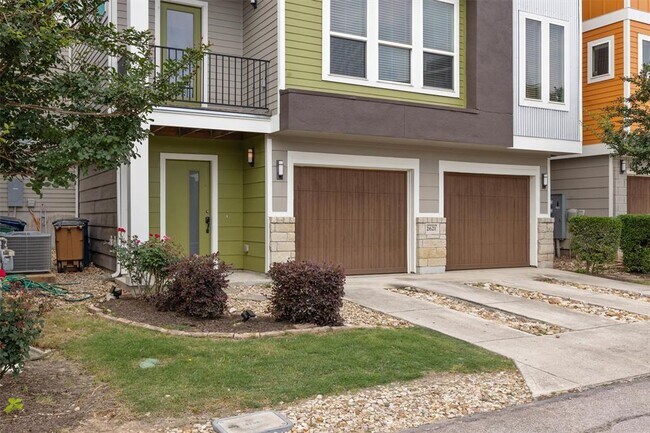 Photo - 2621 Witsome Loop