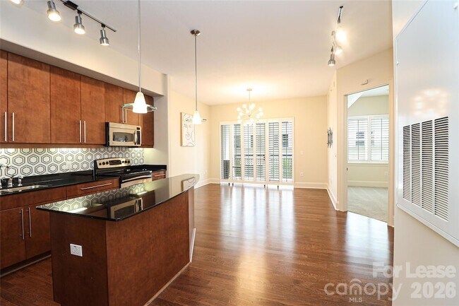 4625 Piedmont Row Dr Unit 402