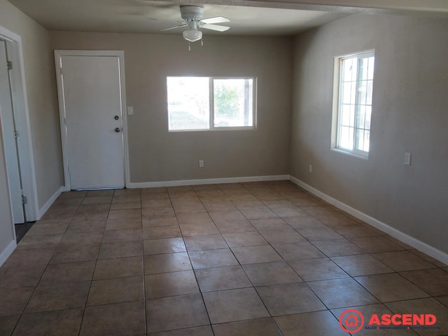 Photo - 2329 Nelson St