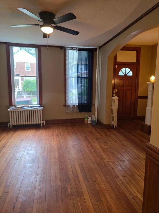 Photo - 4002 Belwood Ave