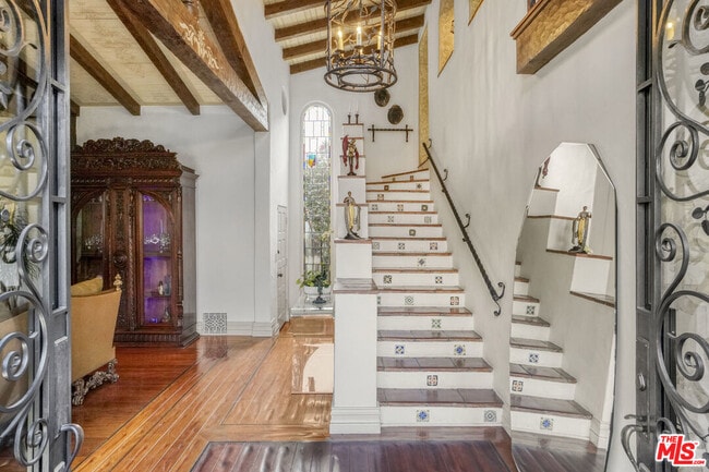 Photo - 707 N Bedford Dr