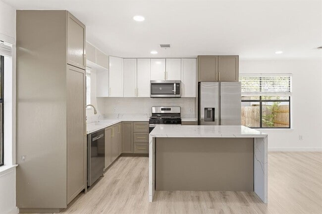 Photo - 1707 Yucca Ln