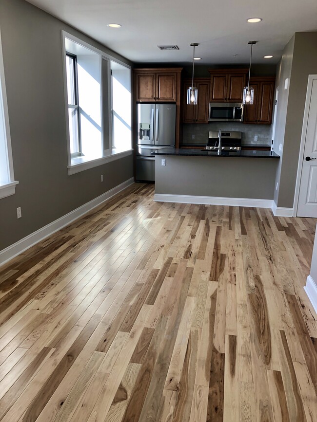 Building Photo - 108 N Washington Ave Unit 1101