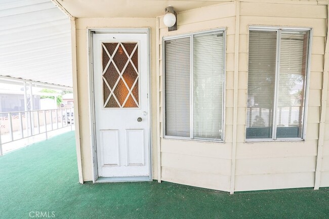 282 N La Paloma Ave