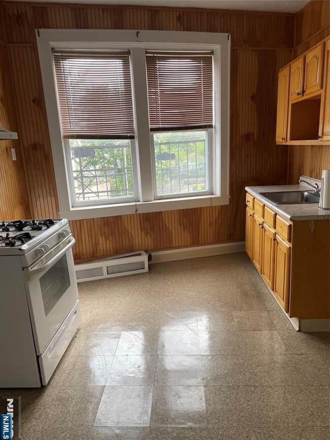 Photo - 430 Lexington Ave Unit 9