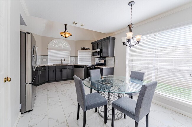 Photo - 3022 Norwich St