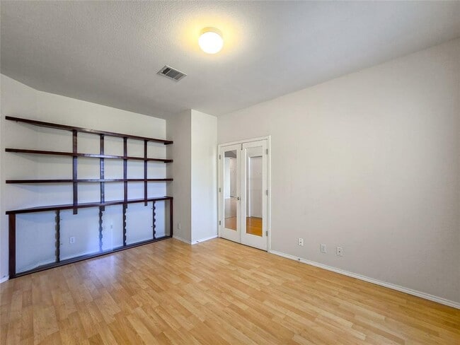 Photo - 7005 Rambollet Terrace