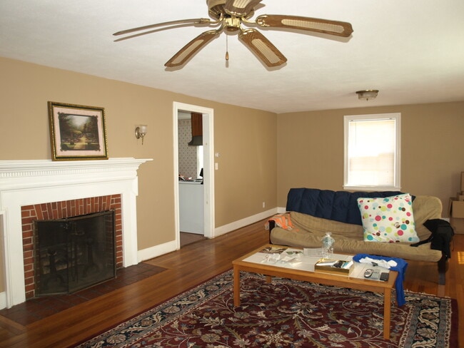 Photo - 181 Wellington St