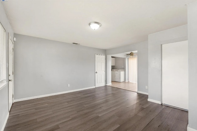 Photo - 6780 75th St