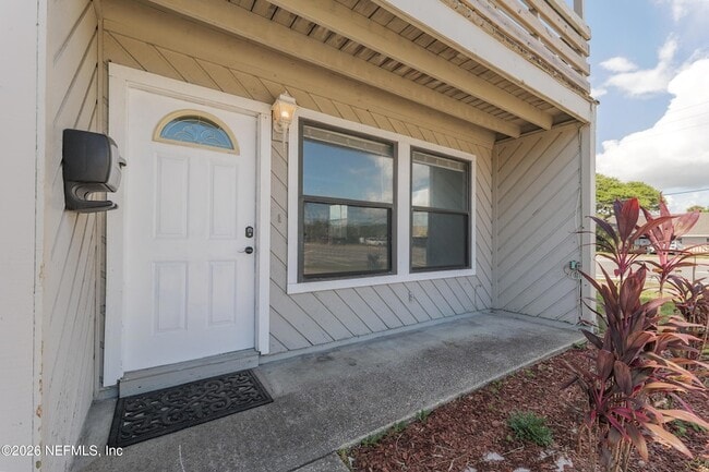 Photo - 319 Oak St