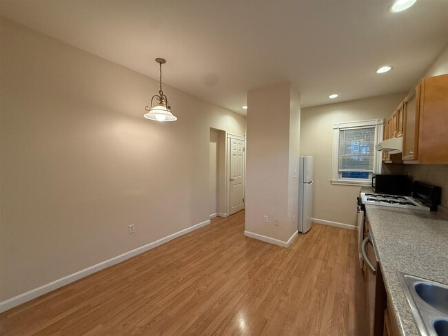 Photo - 110 W Quincy St Unit #1