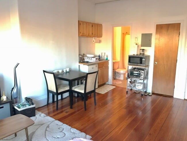Photo - Brookline Studio – Lower Beacon – No Broker Fee – Hot Water Included – 9/1