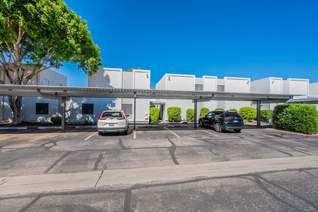 Building Photo - Short-Term Rentals OK *** Less than 2 mile...