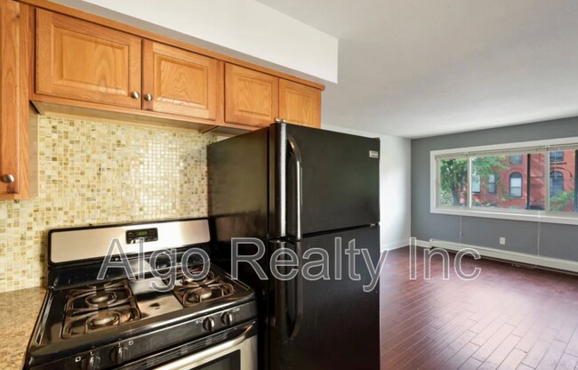 Photo - 729 E 16th St