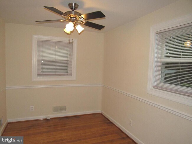 Photo - 121 E Glendale Ave