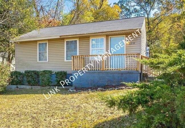 Building Photo - 2310 N Chamberlain Ave