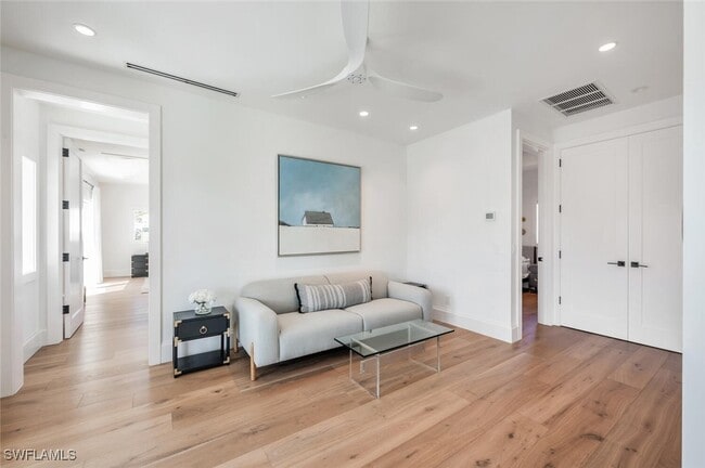 Building Photo - 783 11th Ave S