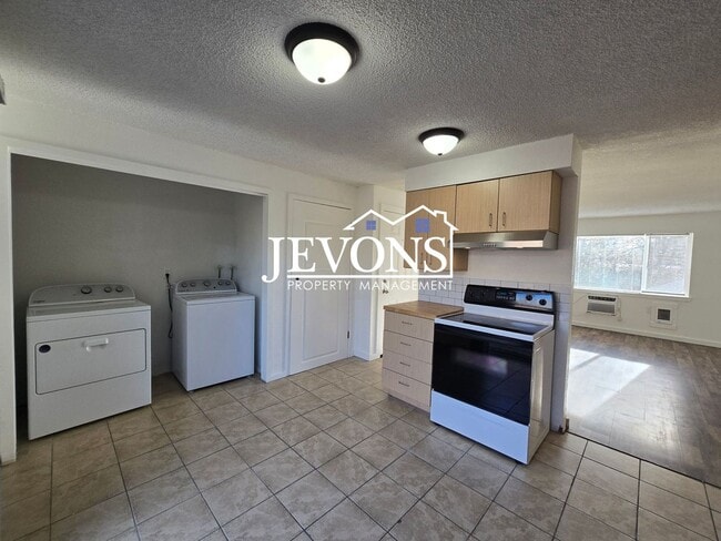 Photo - 607 N 6th Ave Unit 4