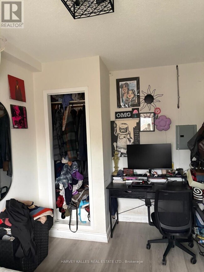 Photo - 930 St Clair Ave W