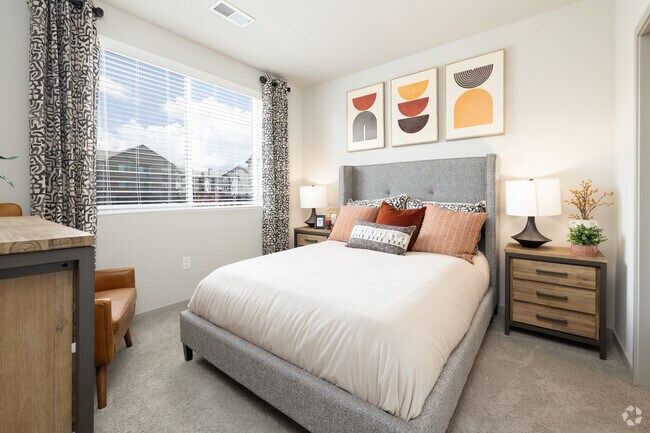 2BR, 2BA - 1086SF