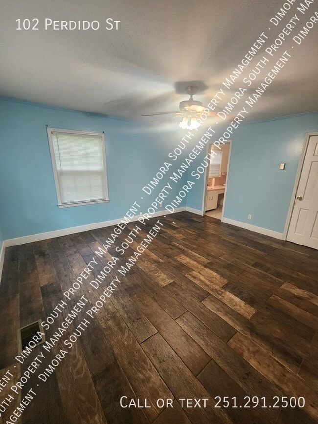 Photo - 102 Perdido St