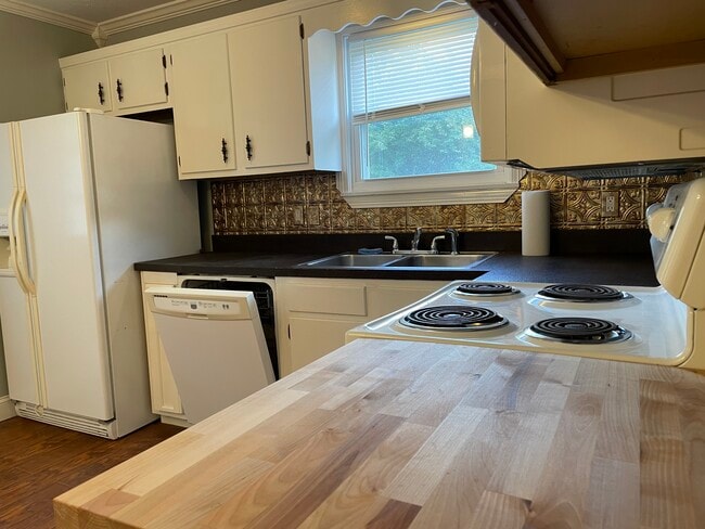 Photo - 162 Silver Dr