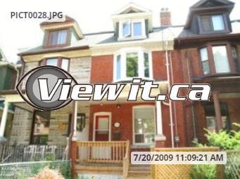 Building Photo - Large 3 Bedroom Upper Level Unit A