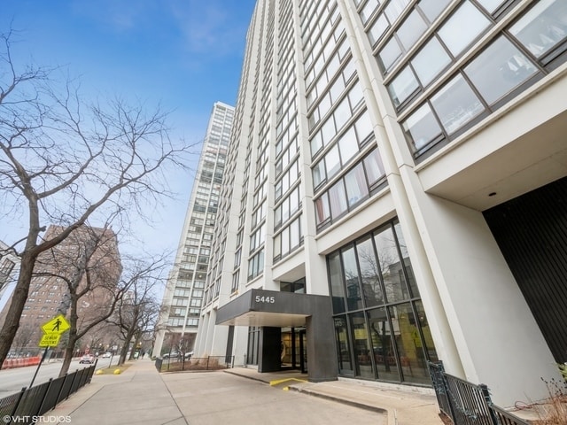 Building Photo - 5445 N Sheridan Rd Unit 2204