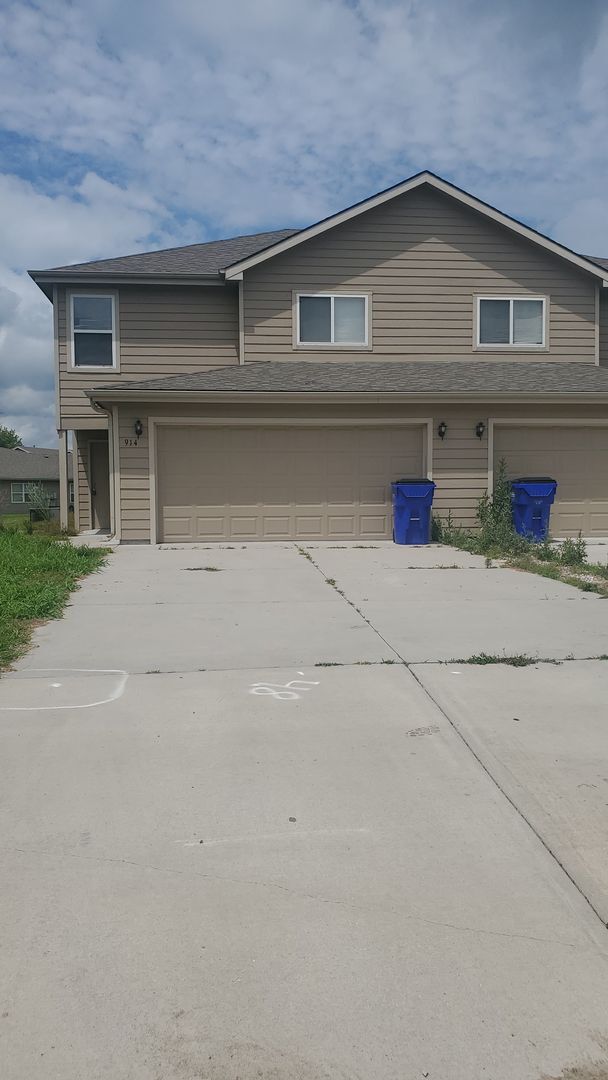 Photo - 914 Kramer Ct Townhome