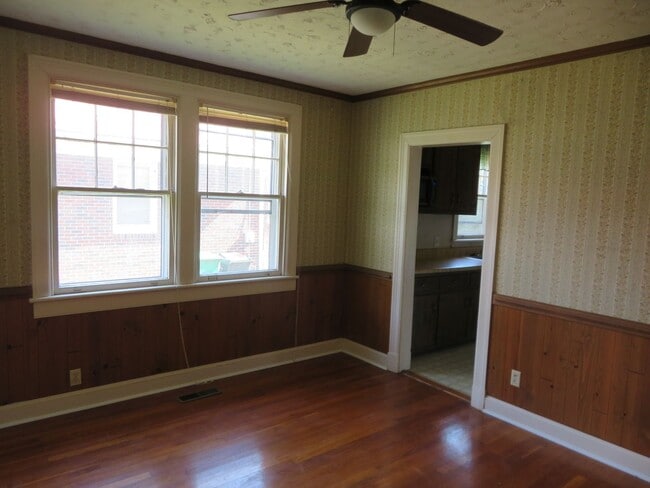 Photo - Colonial Heights