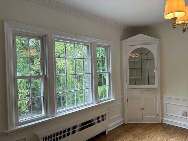 Photo - 2227 E Woodstock Pl