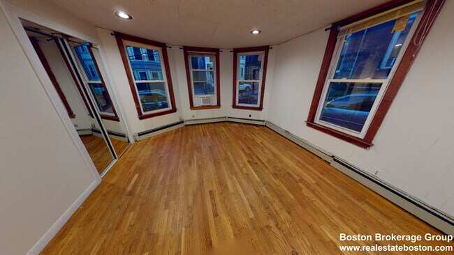 Photo - 5 Oswald St Unit 1