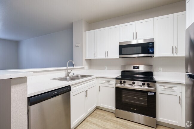 Residence 7 2BR, 1BA - 707SF - Kitchen