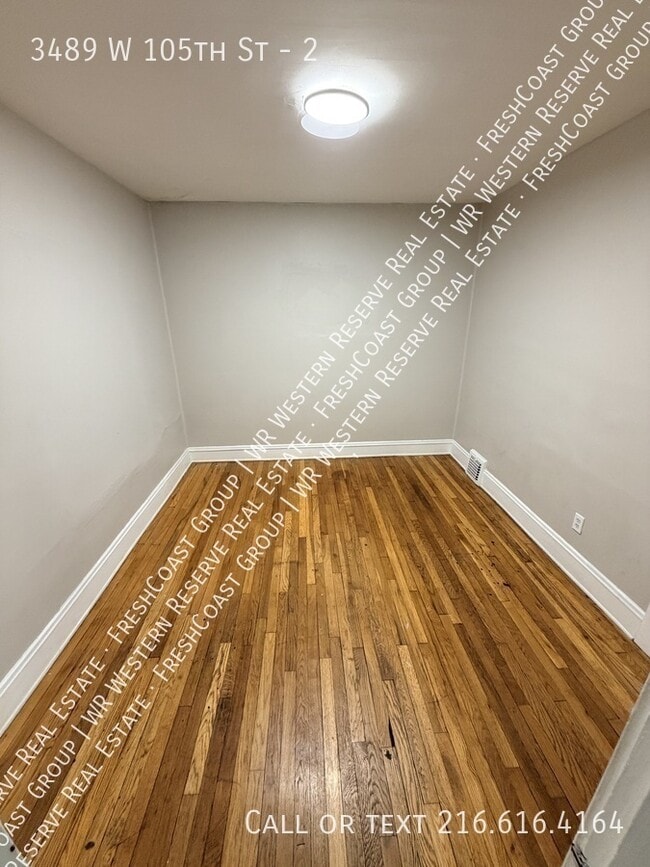 Photo - 3489 W 105th St Unidad 2