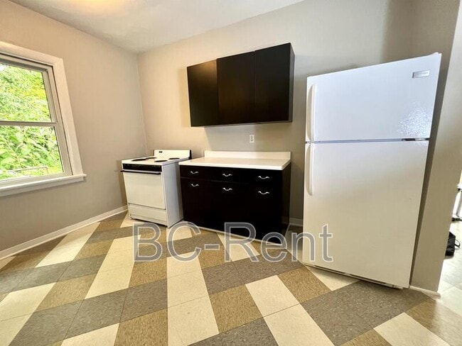 Photo - 635 3rd Ave