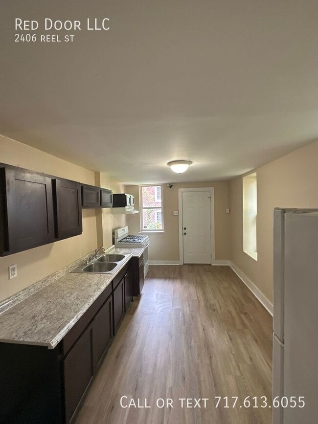 Photo - 2406 Reel St