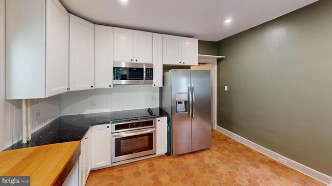 Photo - 8514 Shawnee St