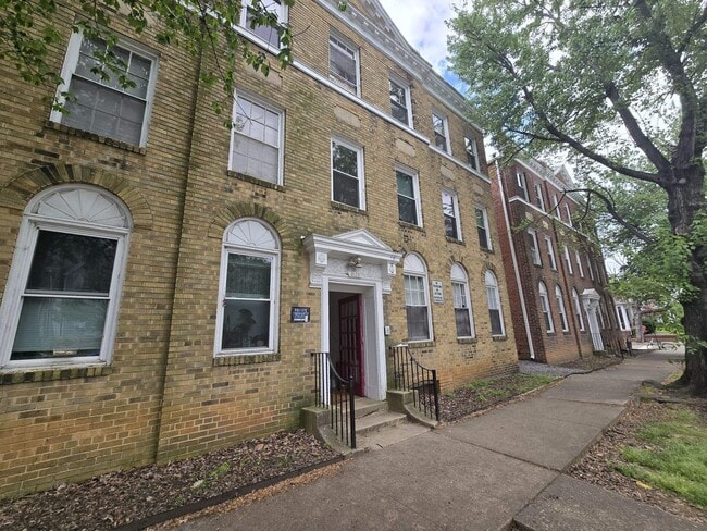 Building Photo - 3125 Hanover Ave