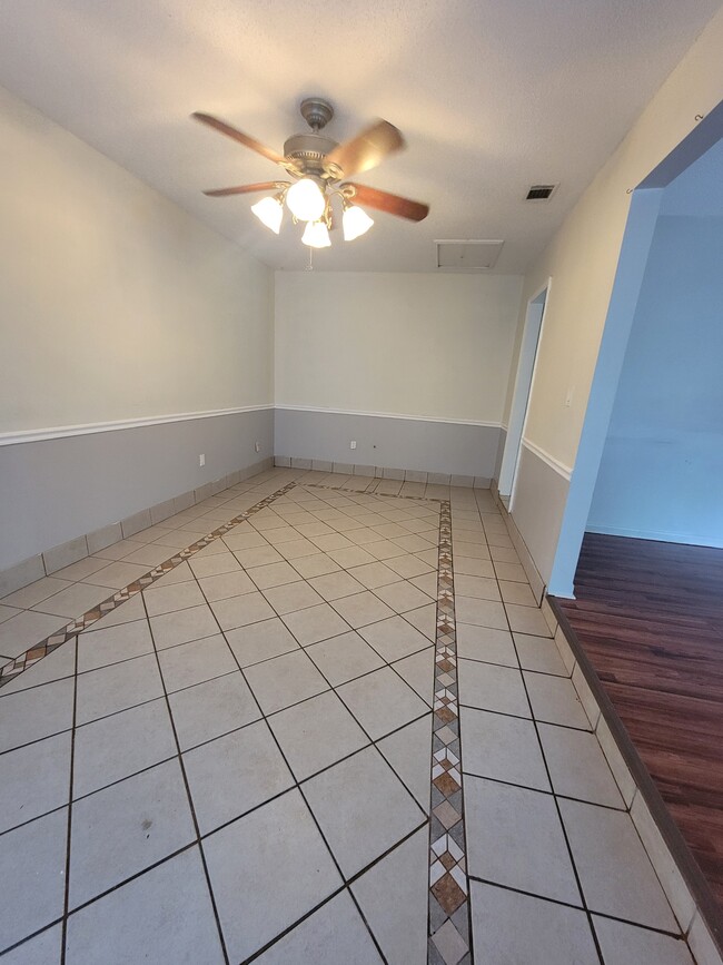 Photo - 318 W Whatley St