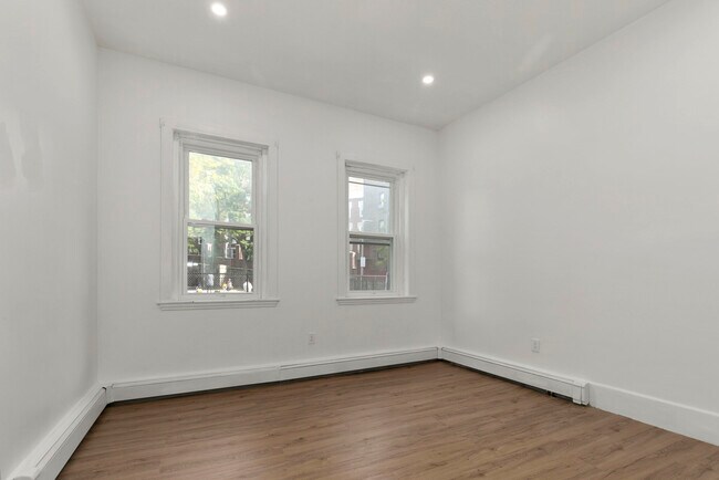 Photo - 122 Prince St Unit 1