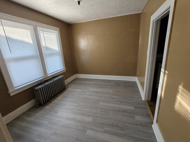 Photo - 838 Hemlock Way Unidad 2