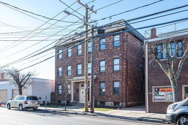 Photo - 203 Willis Ave