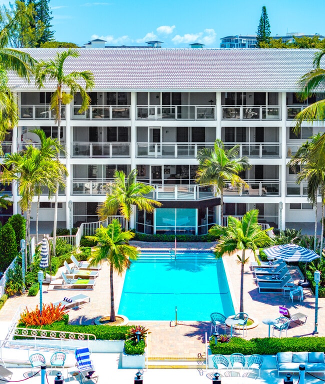 Royal Colonial- Waterfront Residences