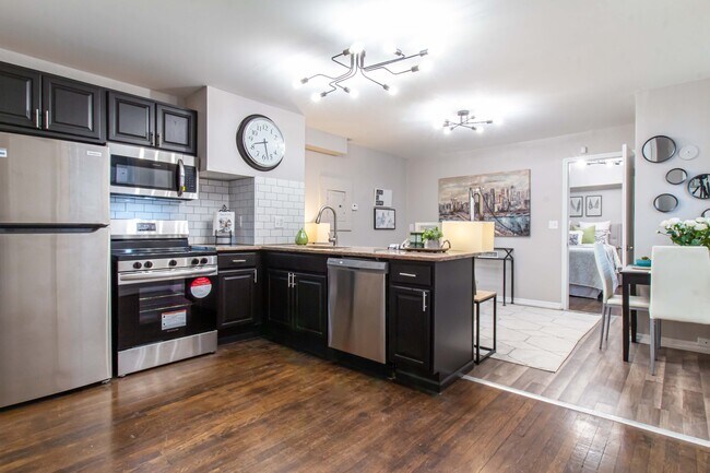 Photo - 1084 Van Dyke St