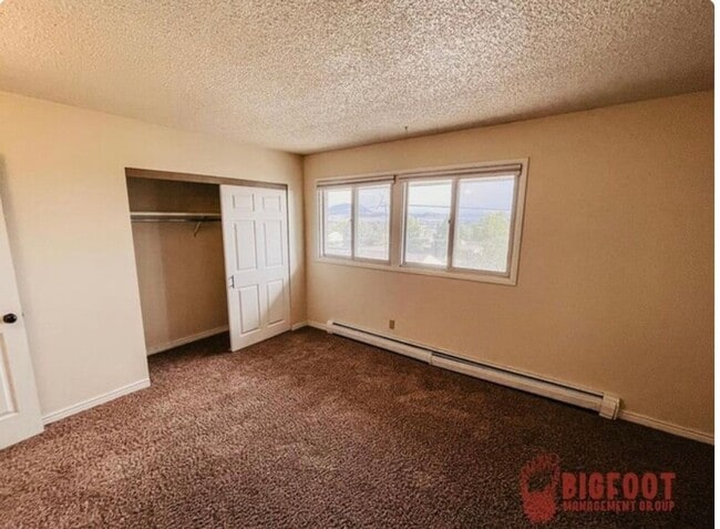 Photo - Pet Friendly 2 Bedroom/ 1 bath Westside Location With Balcony!