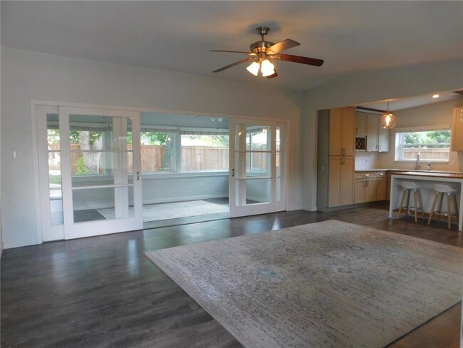 Photo - 2252 Howard Dr