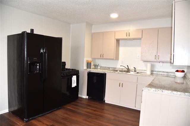 Photo - 900 W Chestnut St