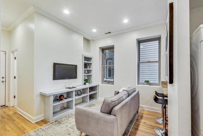 Photo - 524 N Armour St